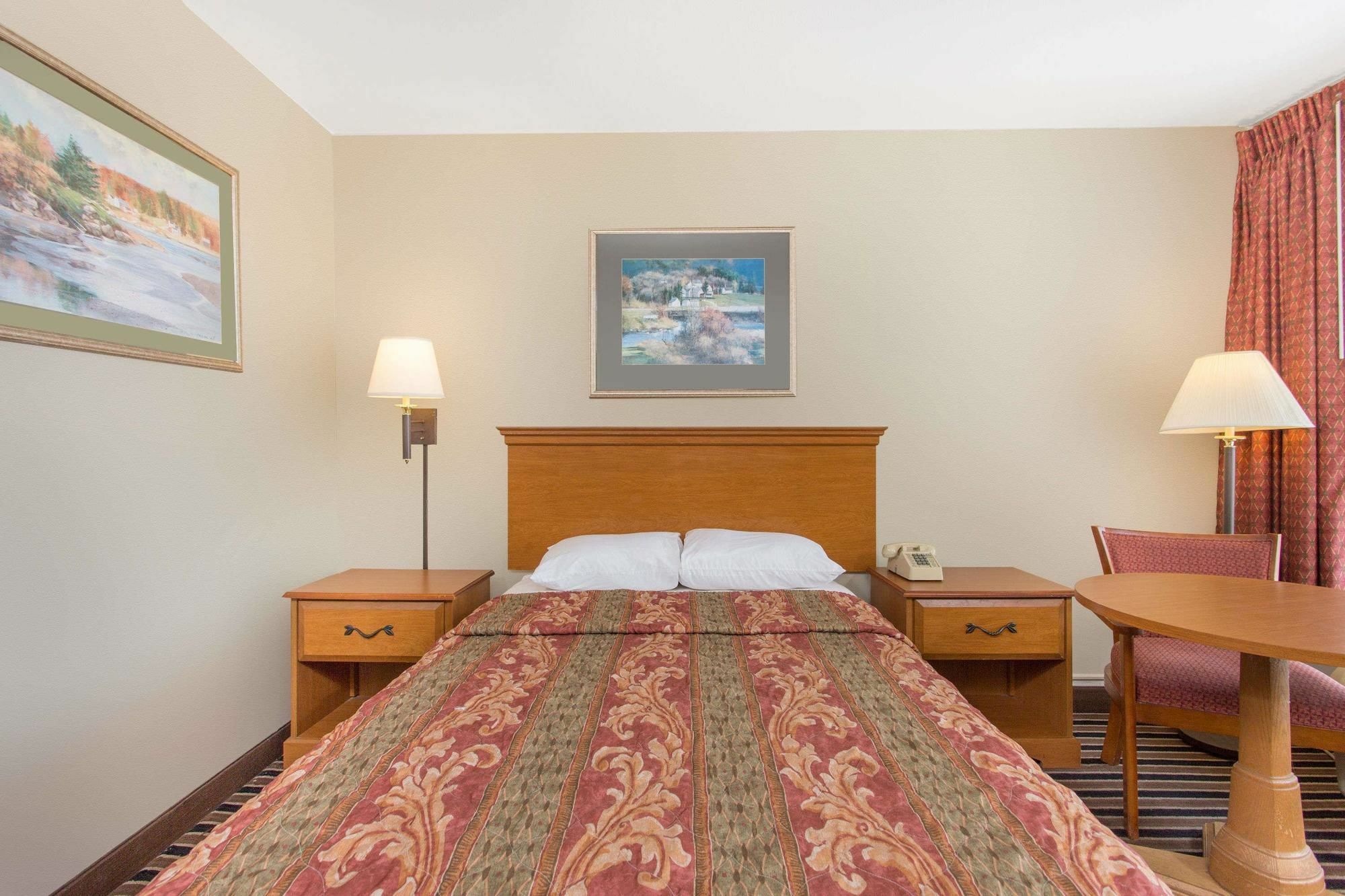 Garden Inn Fredricksburg South Фредеріксбург Екстер'єр фото